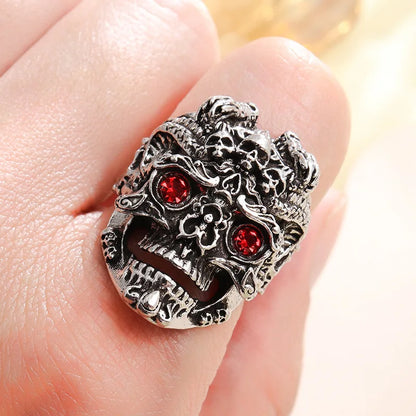 Vintage Gothic Skull Ring – Elegant Men's Accessory | Accessorio Uomo Elegante