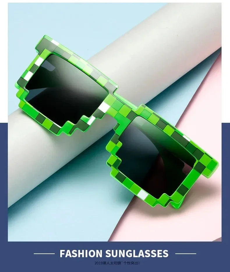 DRAVEN — Pixel Mosaic Sunglasses – Gamer Retro Style