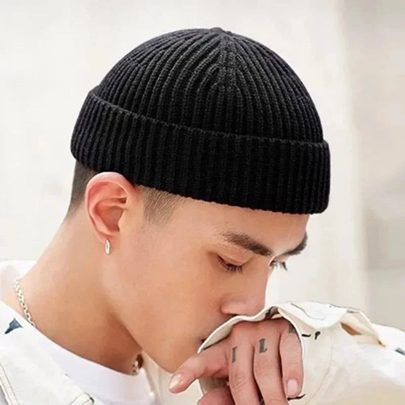 Classic Wool Beanie – Minimal Warm Knit Hat – Elegant Men's Accessory | Accessorio Uomo Elegante