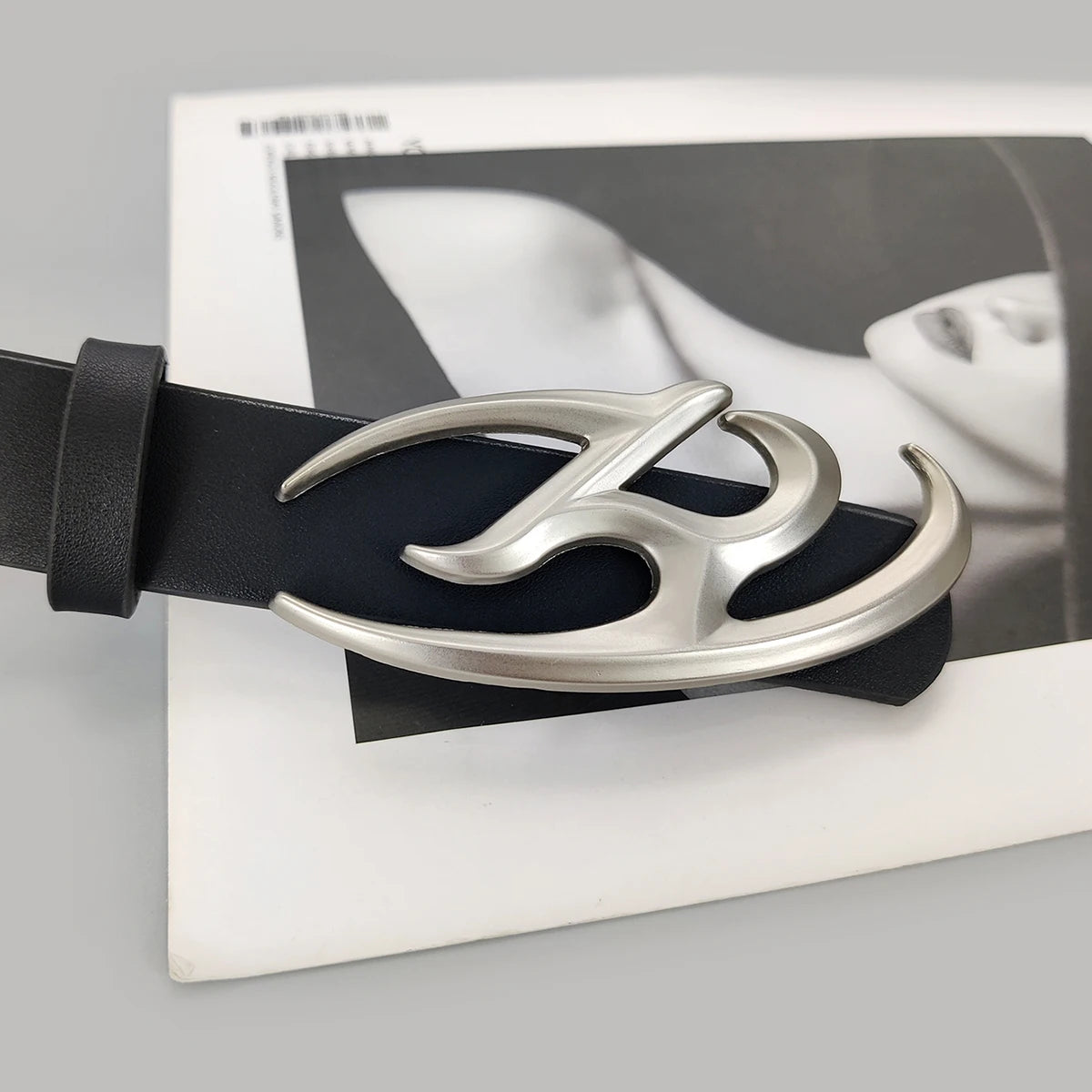 Y2K Punk PU Leather Belt Women Gothic Corset Design – Elegant Men's Accessory | Accessorio Uomo Elegante