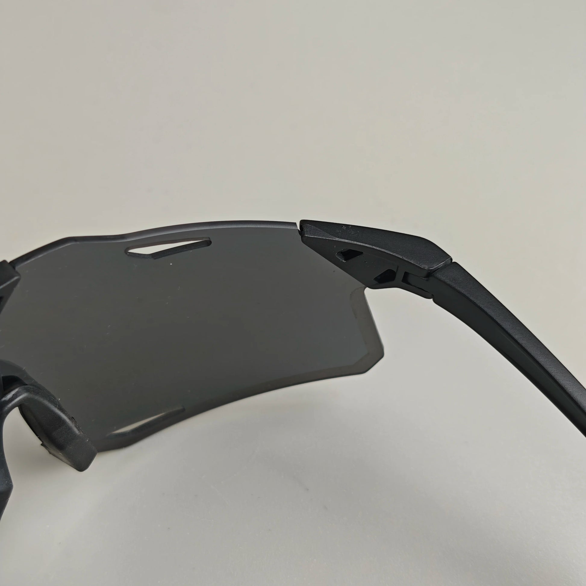 S5 Sport Sunglasses – UV400 Outdoor Performance – Elegant Men's Accessory | Accessorio Uomo Elegante