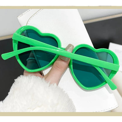 Pink Heart Sunglasses – Candy Vintage Big Frame UV400 Shades – Elegant Men's Accessory | Accessorio Uomo Elegante