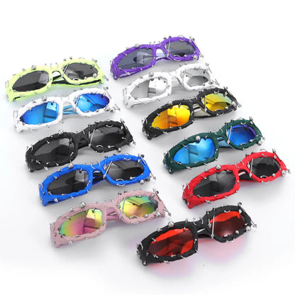 Twisted Frame Sunglasses – Handmade Y2K Retro Shades – Elegant Men's Accessory | Accessorio Uomo Elegante