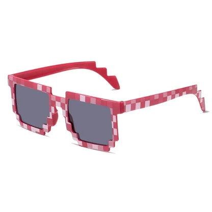 Pixel Mosaic Sunglasses – Gamer Retro Style – Elegant Men's Accessory | Accessorio Uomo Elegante
