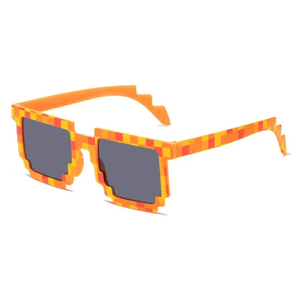 Pixel Mosaic Sunglasses – Gamer Retro Style – Elegant Men's Accessory | Accessorio Uomo Elegante