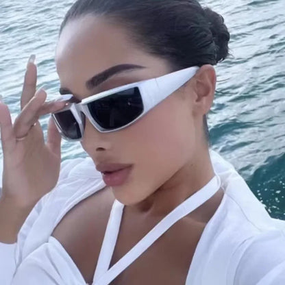 Futuristic Concave Sunglasses – Punk Minimal Style – Elegant Men's Accessory | Accessorio Uomo Elegante