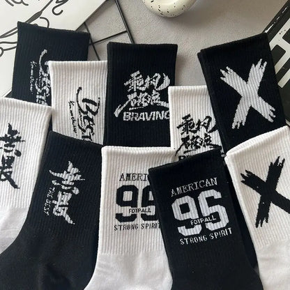 5/10 Pairs Long Street Socks – Black & White Unisex Style