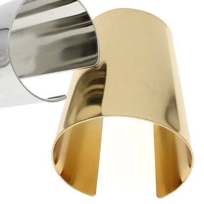 Wide Golden Metal Bracelet – Elegant Men's Accessory | Accessorio Uomo Elegante