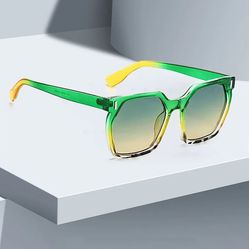 Elegant Spotted Frame Sunglasses – 2025 Fashion Edition – Elegant Men's Accessory | Accessorio Uomo Elegante