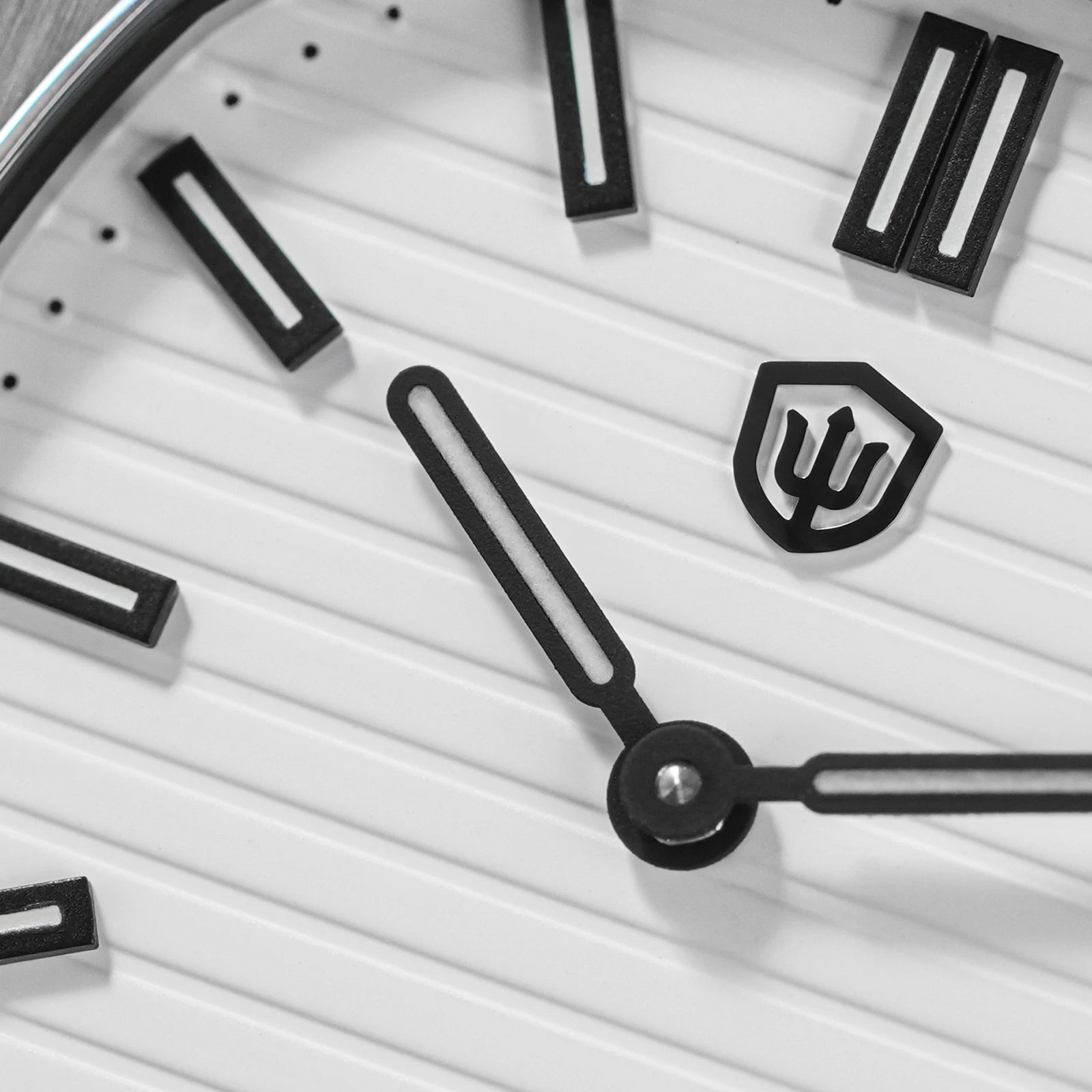 Heritage Depth – Watchdives WD00013 with Sapphire Crystal & Ronda 714 Movement – Elegant Men's Accessory | Accessorio Uomo Elegante