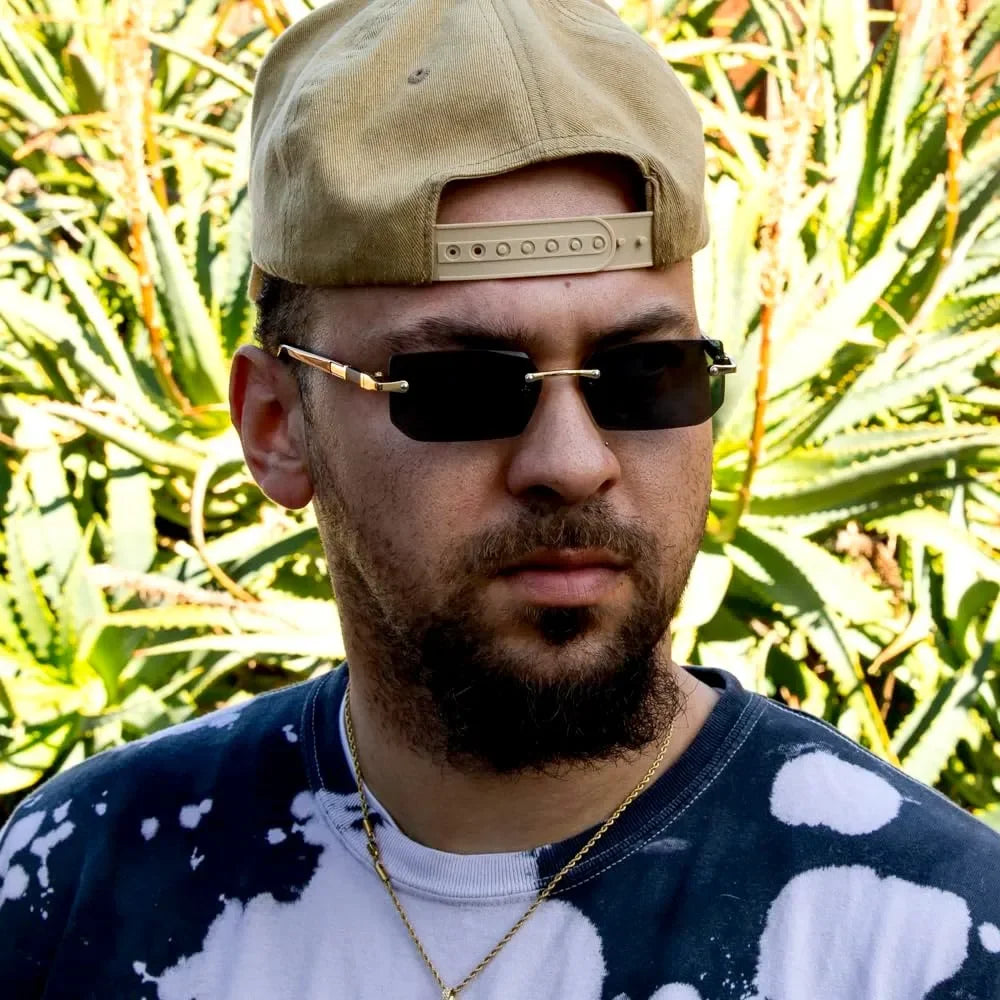 Rimless Rectangle Sunglasses – Trendy Retro Style – Elegant Men's Accessory | Accessorio Uomo Elegante