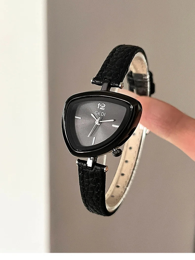 Men’s Triangular Luxury Watch – Bold Stainless Steel Design – Elegant Men's Accessory | Accessorio Uomo Elegante