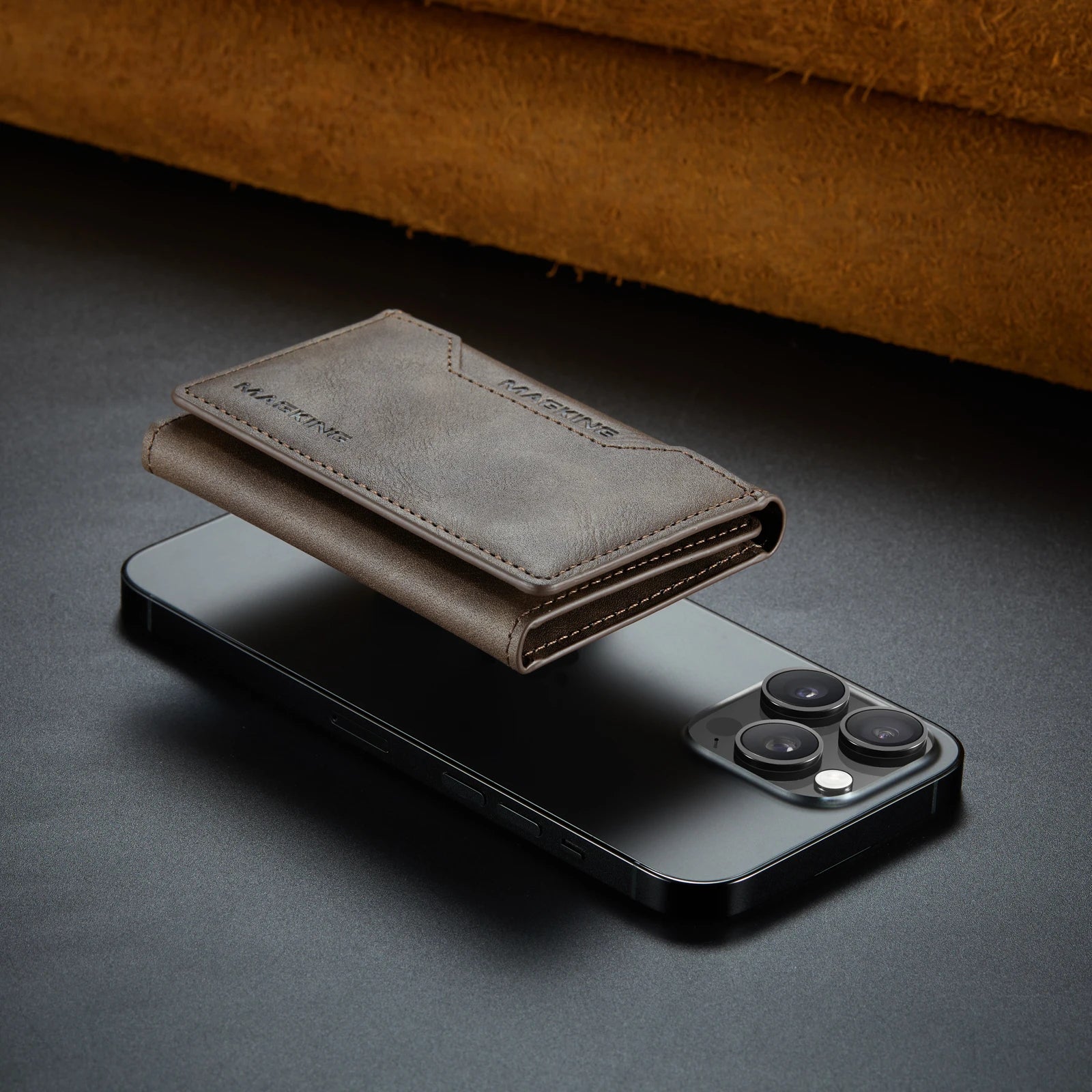 Magnetic Leather Wallet Premium Foldable Mini Design – Elegant Men's Accessory | Accessorio Uomo Elegante