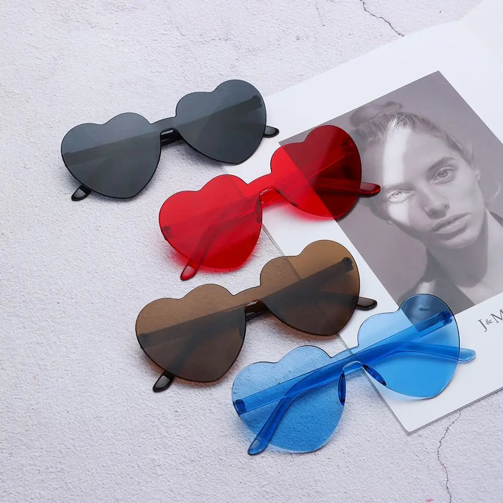 Red Heart Sunglasses – Retro Designer Cat Eye UV400 Eyewear – Elegant Men's Accessory | Accessorio Uomo Elegante