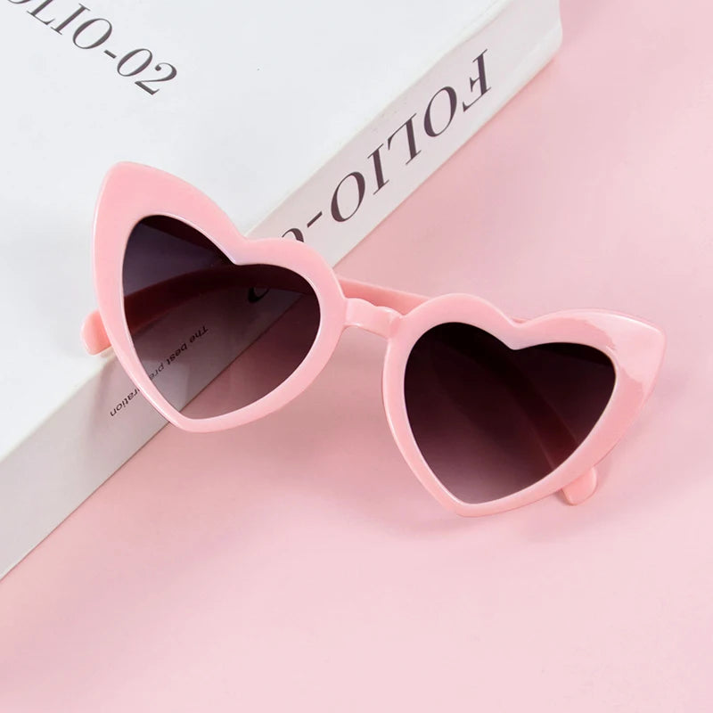 Heart Shape Sunglasses – Trendy Street Love Party Shades – Elegant Men's Accessory | Accessorio Uomo Elegante