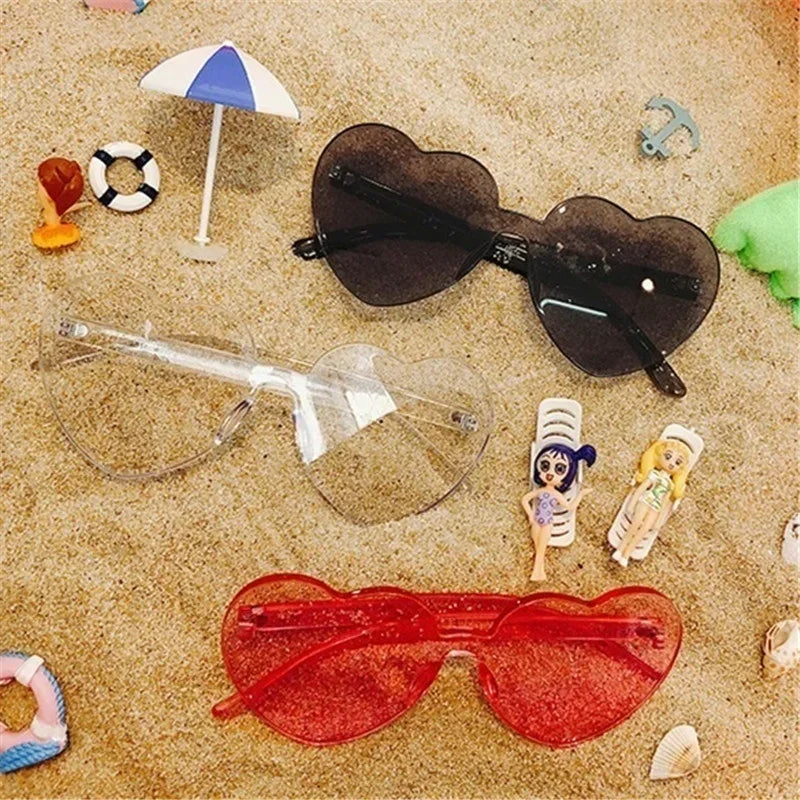 DRAVEN — Red Heart Sunglasses – Designer Retro Cat Eye Y2K Shades