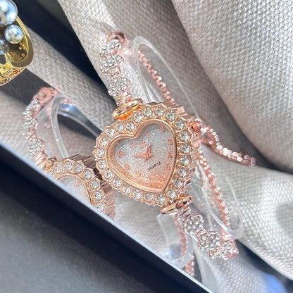 Blooming Heart – Women’s Diamond Flower Watch with Ribbon Strap – Elegant Men's Accessory | Accessorio Uomo Elegante