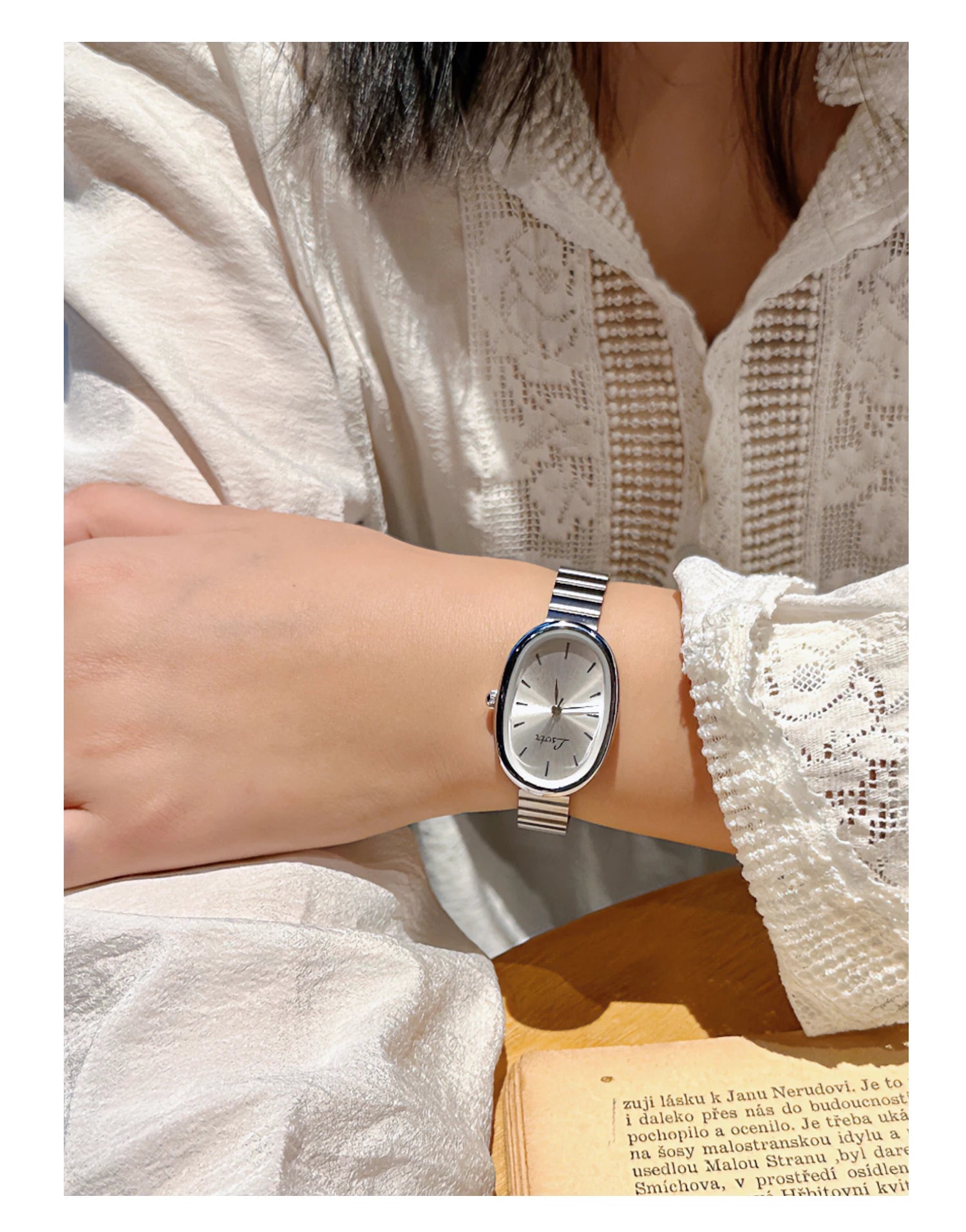 Golden Grace – Women’s Vintage Bracelet Watch in Luxury INS Style – Elegant Men's Accessory | Accessorio Uomo Elegante