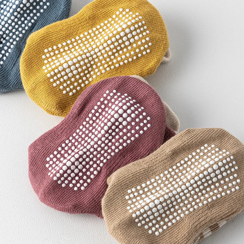 DRAVEN — 3 Pairs Kids Non-Slip Socks – Soft Cotton Letter Design