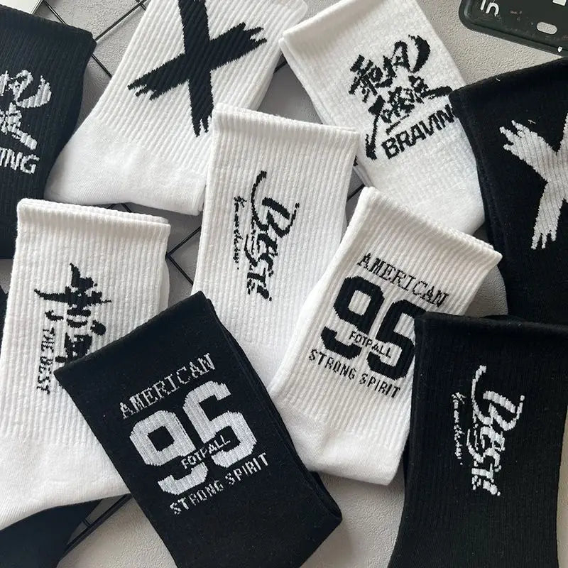DRAVEN — 5/10 Pairs Long Street Socks – Black & White Unisex Style