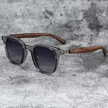 Wood Grain Sunglasses – Trendy Retro Polarized Design – Elegant Men's Accessory | Accessorio Uomo Elegante
