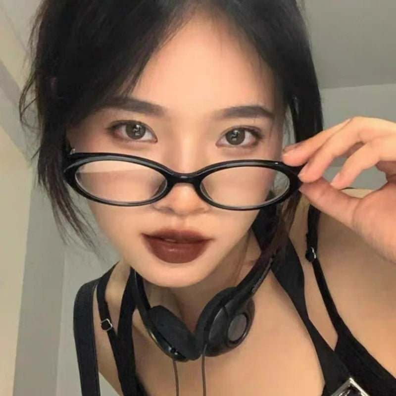 DRAVEN — Small Oval Leopard Sunglasses – Vintage Y2K Chic