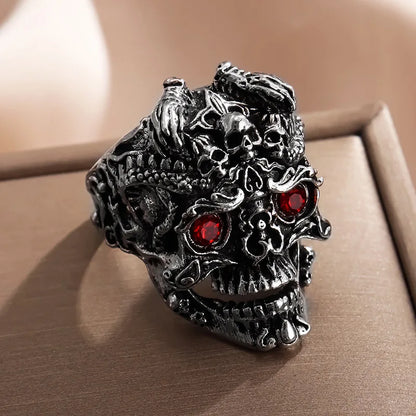 Vintage Gothic Skull Ring – Elegant Men's Accessory | Accessorio Uomo Elegante