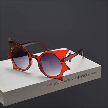 Bat Sunglasses – Halloween Party Retro Shades – Elegant Men's Accessory | Accessorio Uomo Elegante