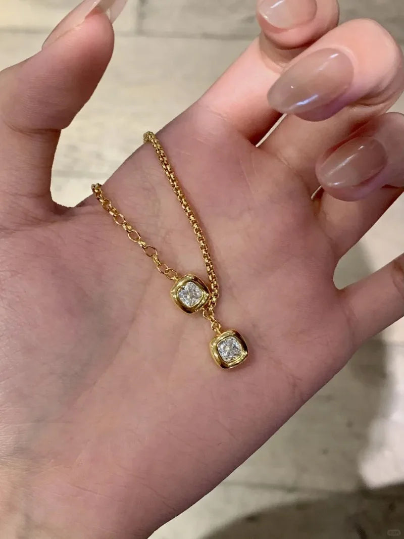 DRAVEN — Glossy Small Square Bracelet