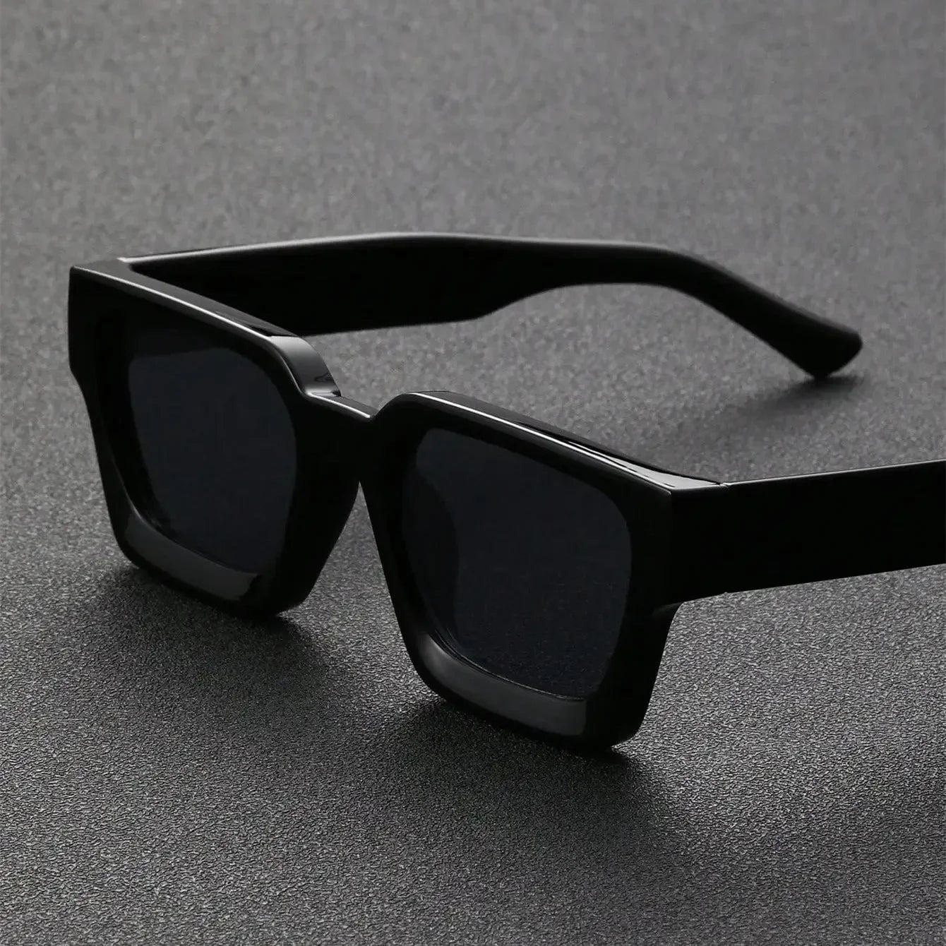 DRAVEN — Millionaire Square Sunglasses – Retro Black Luxury 2025