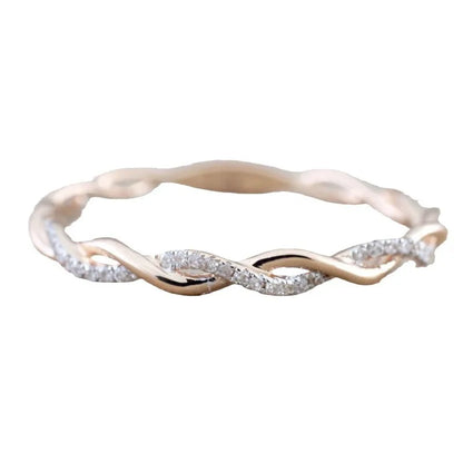 Twist Design Cubic Zircon Ring – Elegant Men's Accessory | Accessorio Uomo Elegante