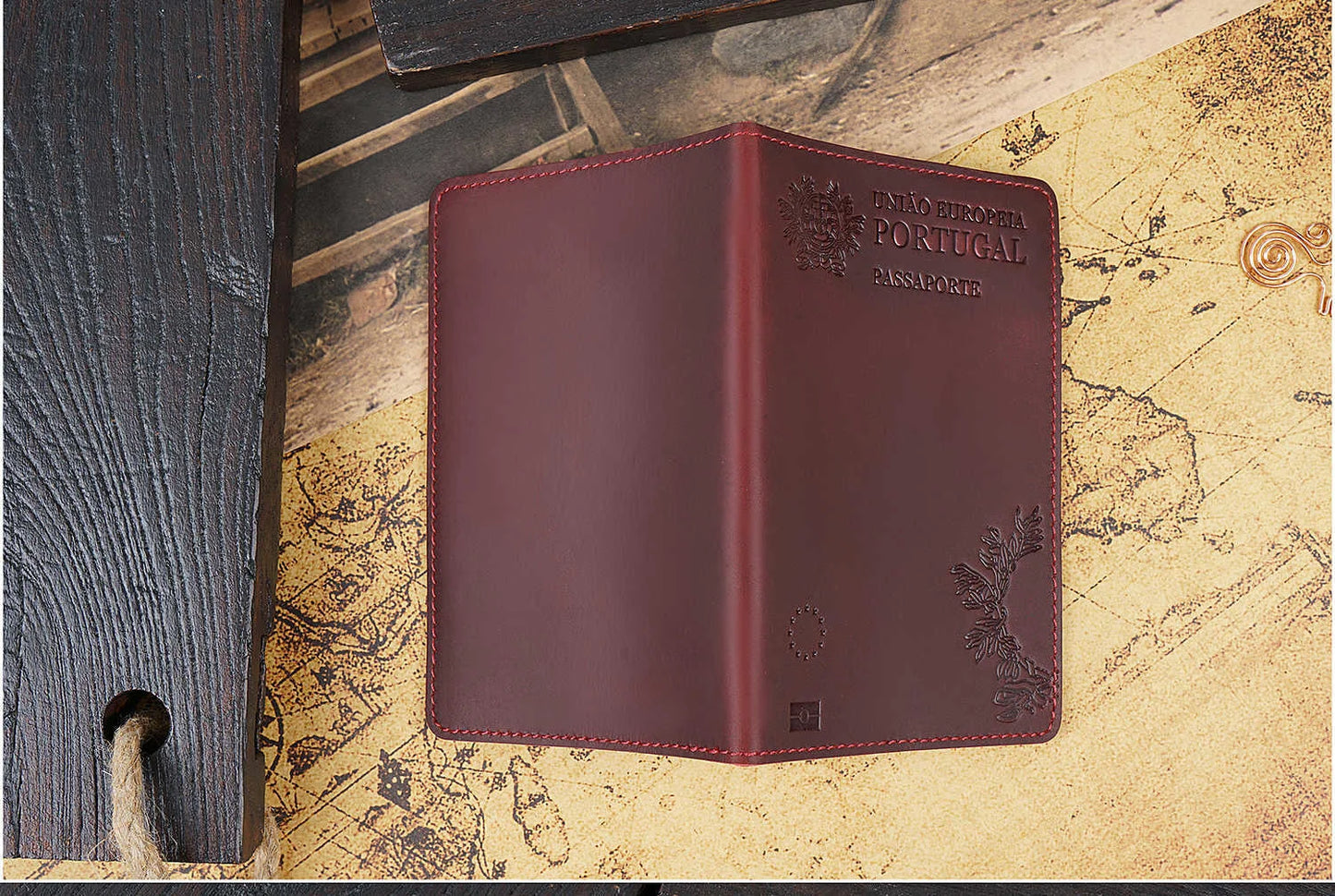 DRAVEN — Genuine Leather Portugal Passport Holder Travel Wallet