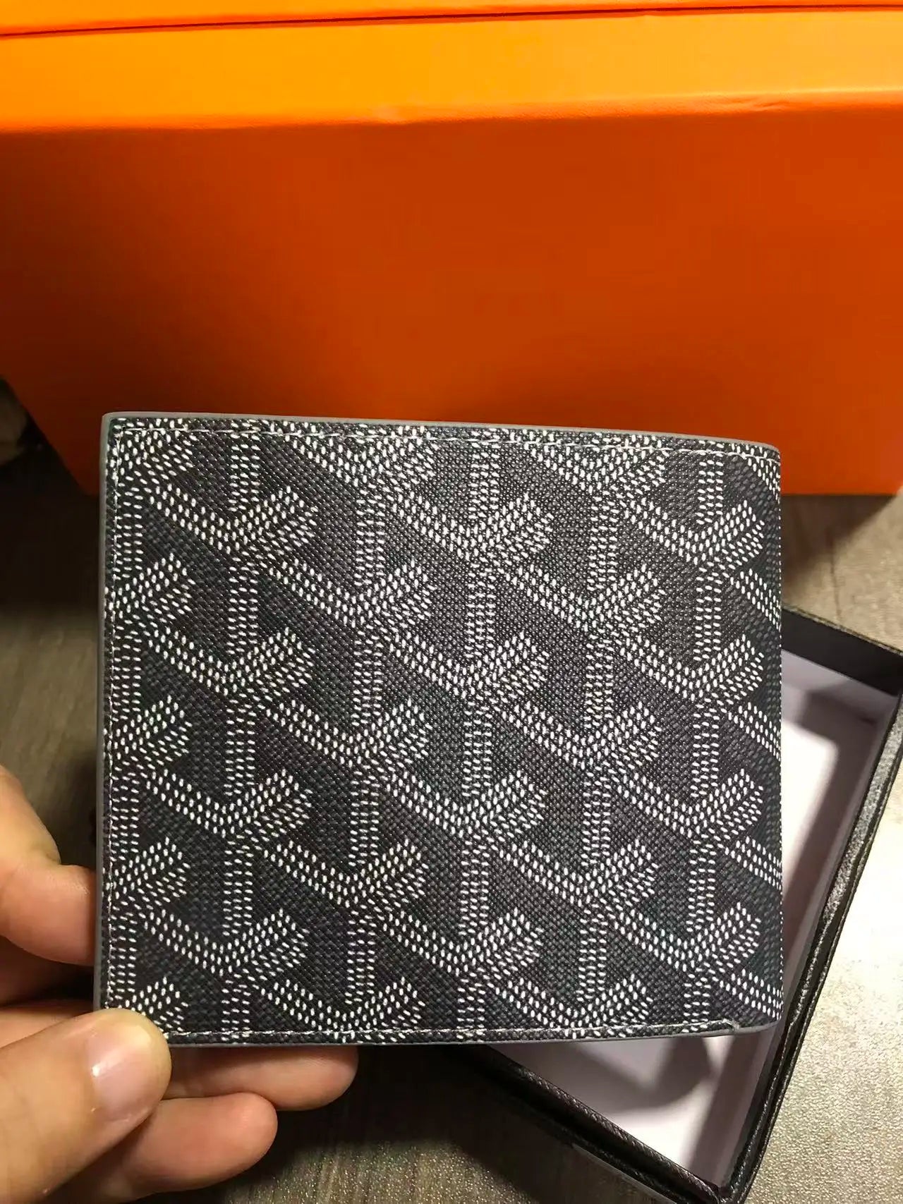 Luxury Embroidered Leather Wallet 2025 Short Slim Design – Elegant Men's Accessory | Accessorio Uomo Elegante