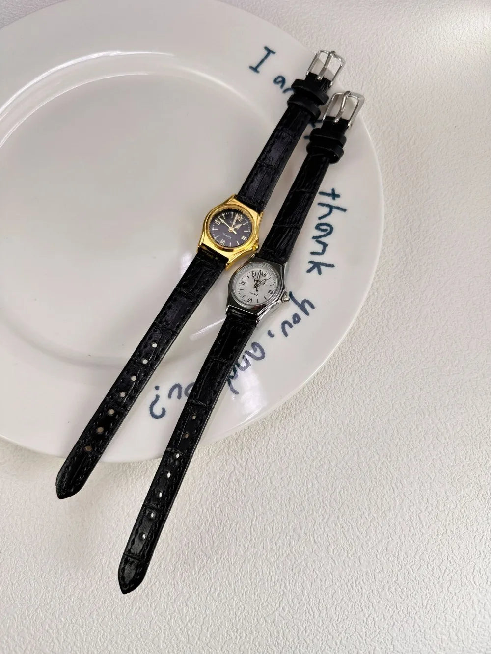 Grace in Motion – Women’s Leather Quartz Watch with Stainless Steel Details – Elegant Men's Accessory | Accessorio Uomo Elegante