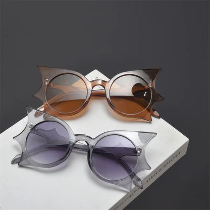 Bat Sunglasses – Halloween Party Retro Shades – Elegant Men's Accessory | Accessorio Uomo Elegante