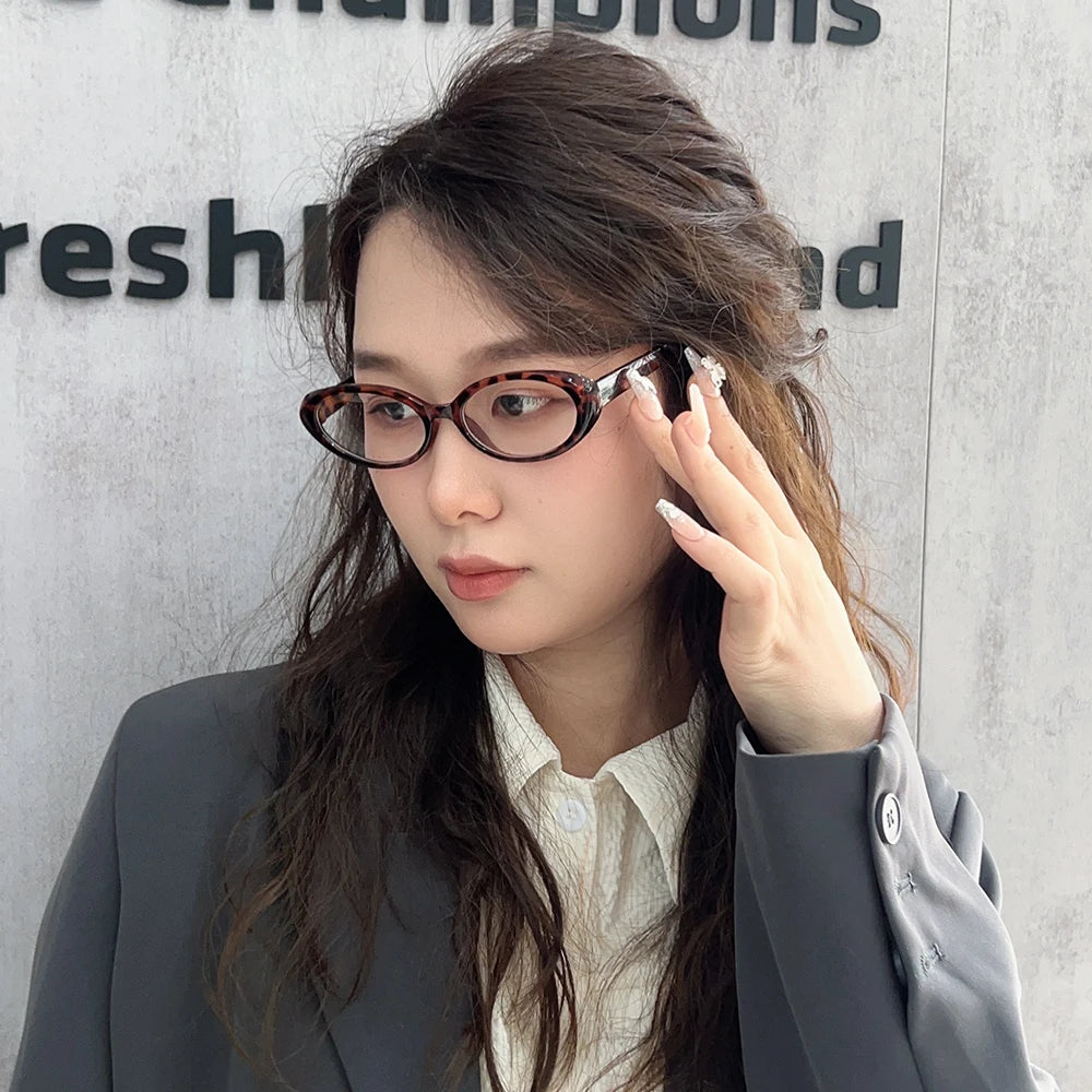 DRAVEN — Small Oval Leopard Sunglasses – Vintage Y2K Chic