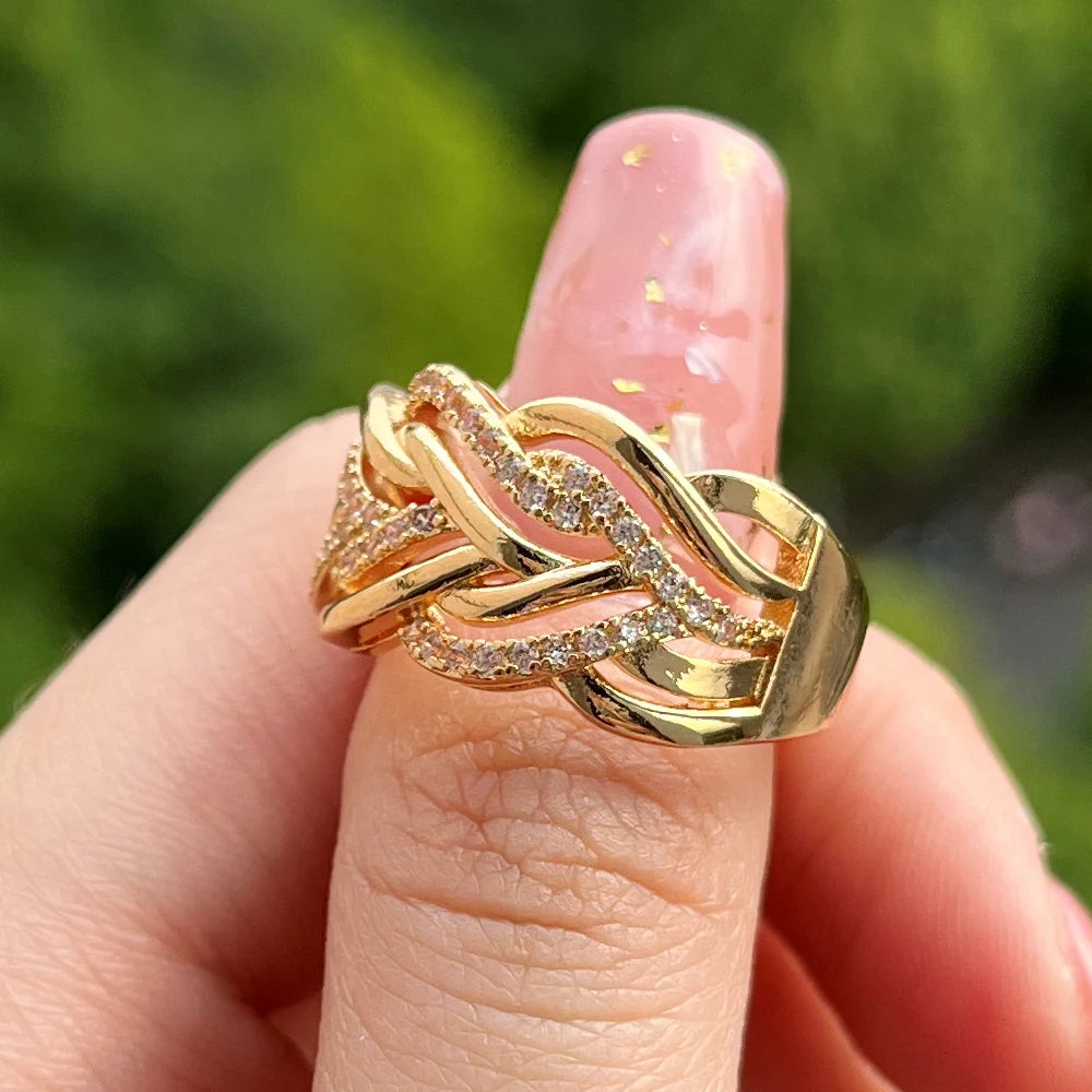 DRAVEN — Gold Twist CZ Luxury Ring