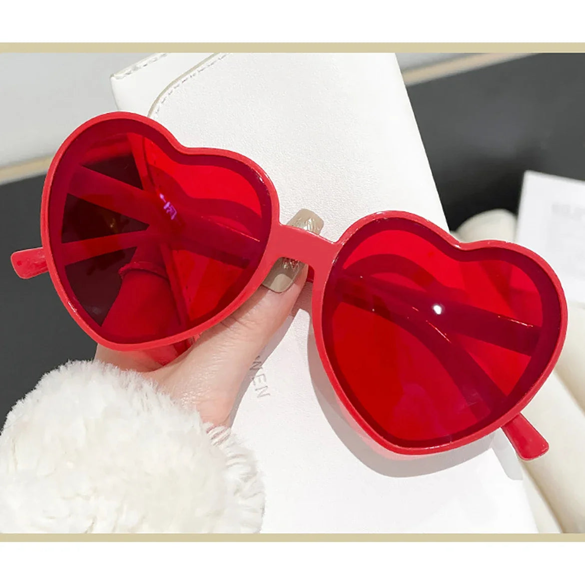 Heart Cat Eye Sunglasses – Retro Love Frame UV400 Eyewear – Elegant Men's Accessory | Accessorio Uomo Elegante