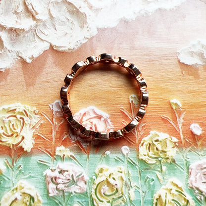 Rose Gold Circle Sterling Silver Ring – Elegant Men's Accessory | Accessorio Uomo Elegante