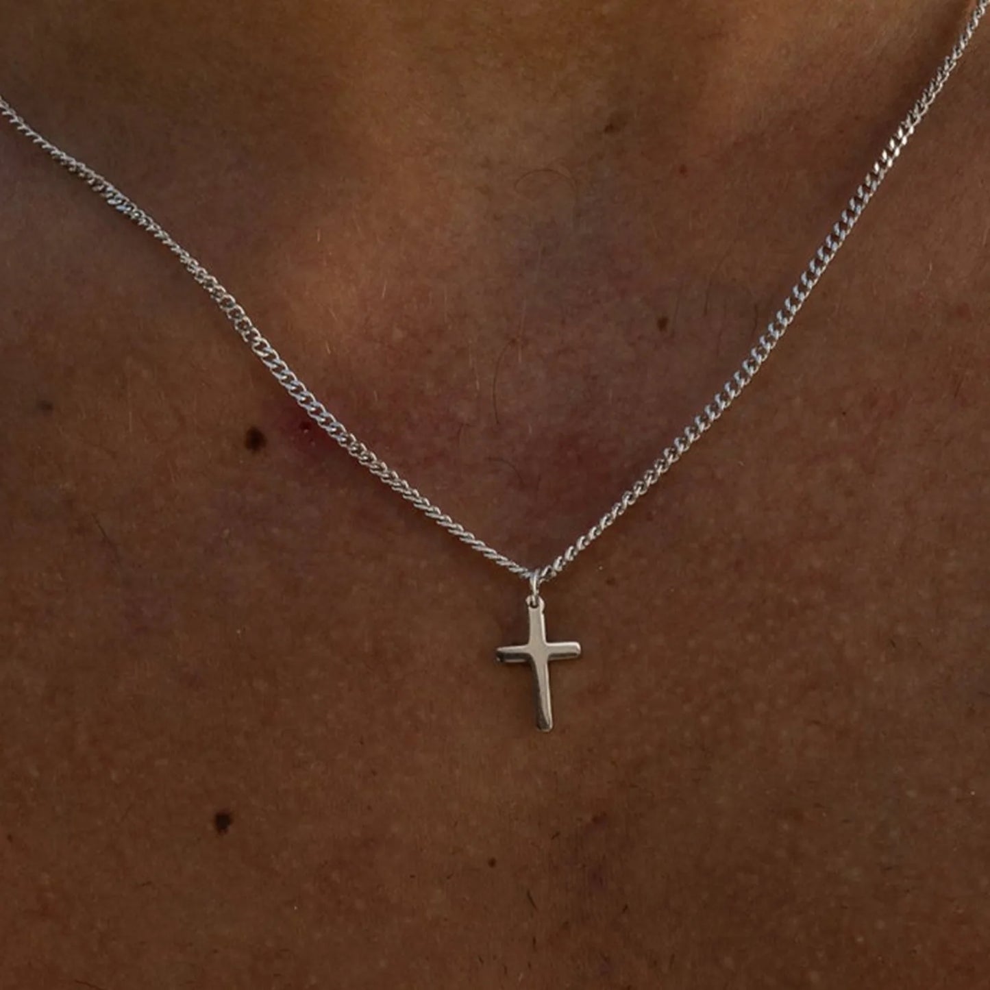 DRAVEN — Minimalist Cross Pendant Necklace – Trendy Stainless Steel Jewelry for Men
