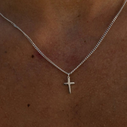 Minimalist Cross Pendant Necklace – Trendy Stainless Steel Jewelry for Men – Elegant Men's Accessory | Accessorio Uomo Elegante