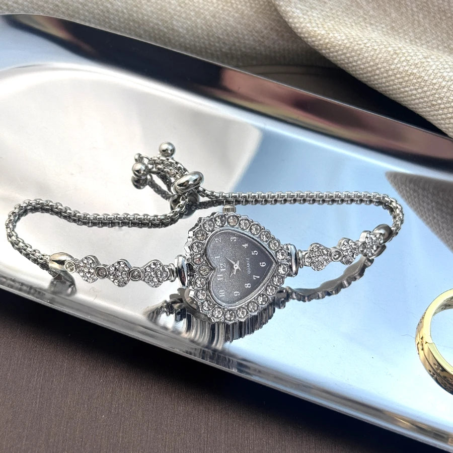 Blooming Heart – Women’s Diamond Flower Watch with Ribbon Strap – Elegant Men's Accessory | Accessorio Uomo Elegante