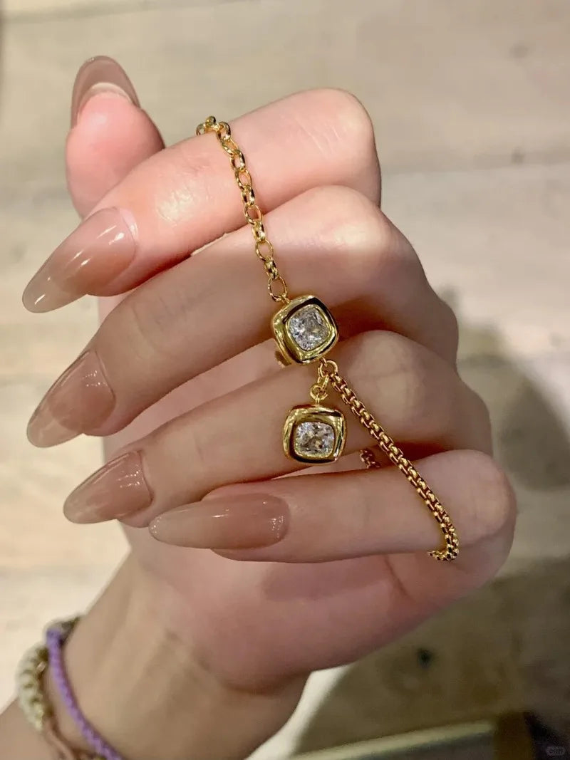 DRAVEN — Glossy Small Square Bracelet