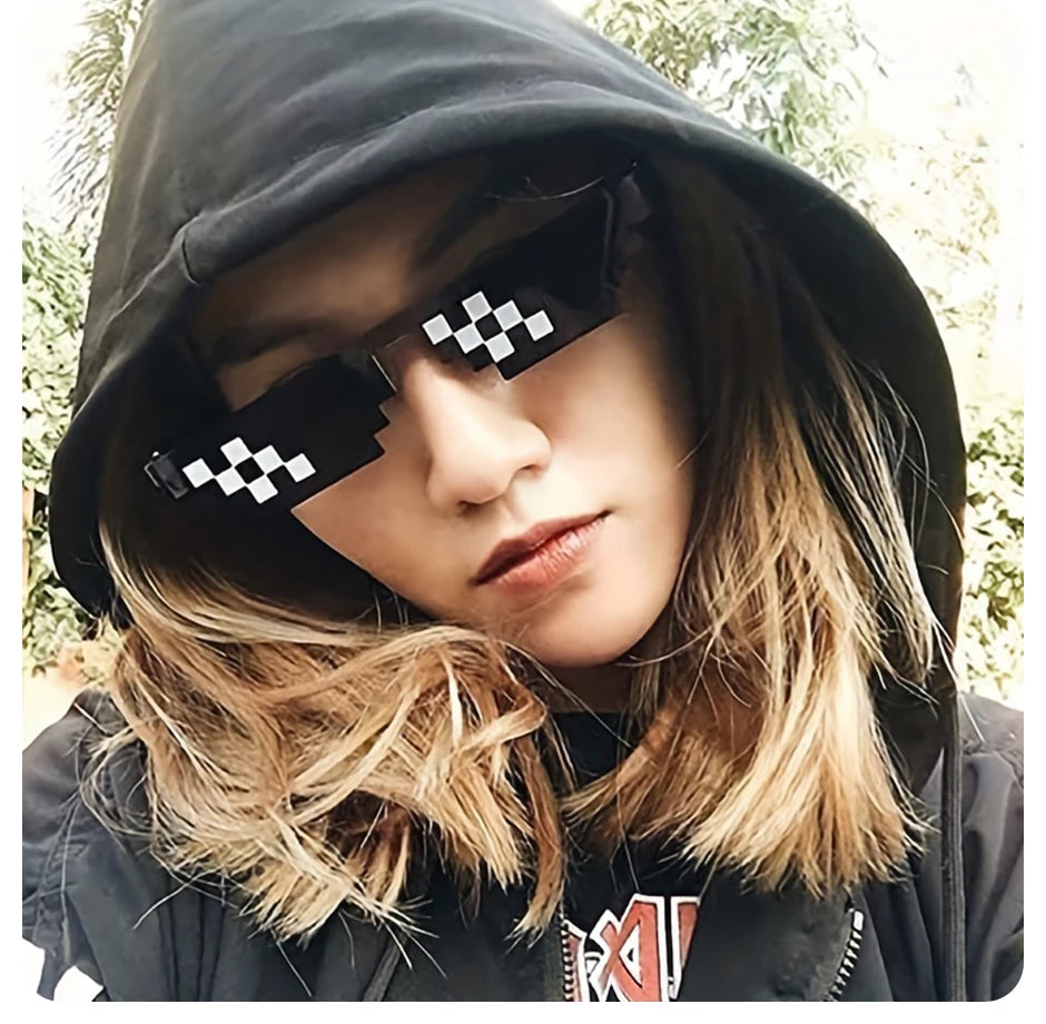 Pixel Mosaic Sunglasses – Retro Party Gamer Shades (2PCS) – Elegant Men's Accessory | Accessorio Uomo Elegante
