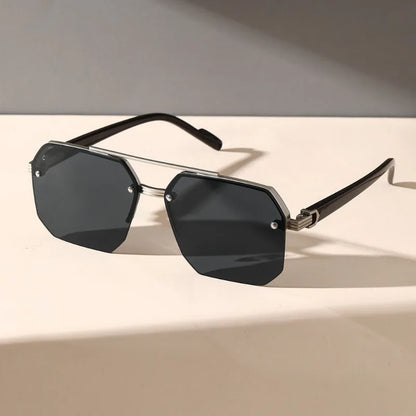 Square Designer Sunglasses – Chic Vacation Style – Elegant Men's Accessory | Accessorio Uomo Elegante