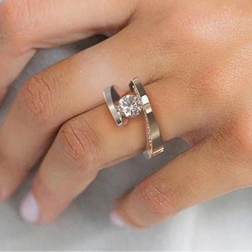 Princess Crown Rose Gold Ring – Elegant Men's Accessory | Accessorio Uomo Elegante