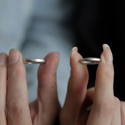 Minimalist Frosted Silver Ring – Elegant Men's Accessory | Accessorio Uomo Elegante