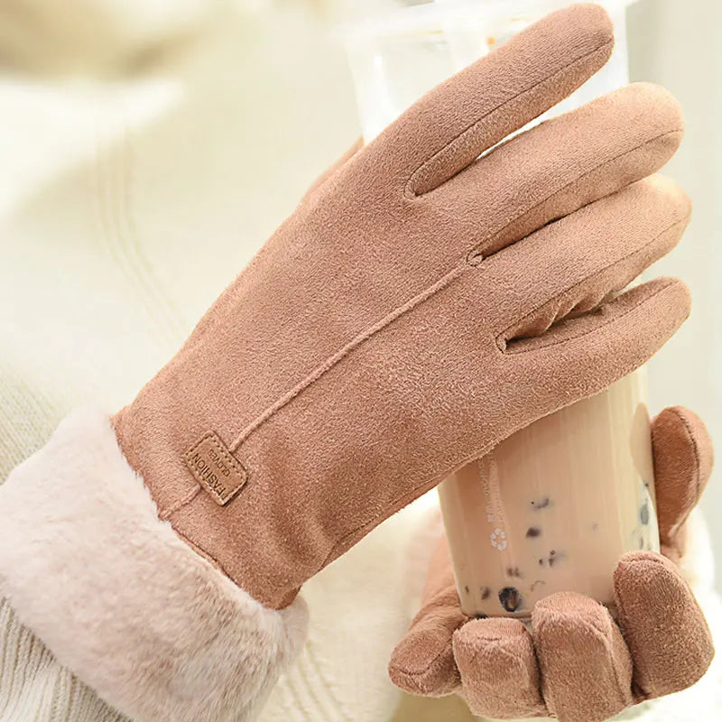 Cute Furry Mittens – Women’s Warm Winter Style – Elegant Men's Accessory | Accessorio Uomo Elegante
