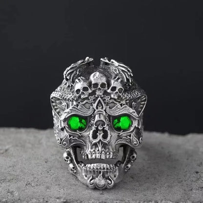 Vintage Gothic Skull Ring – Elegant Men's Accessory | Accessorio Uomo Elegante