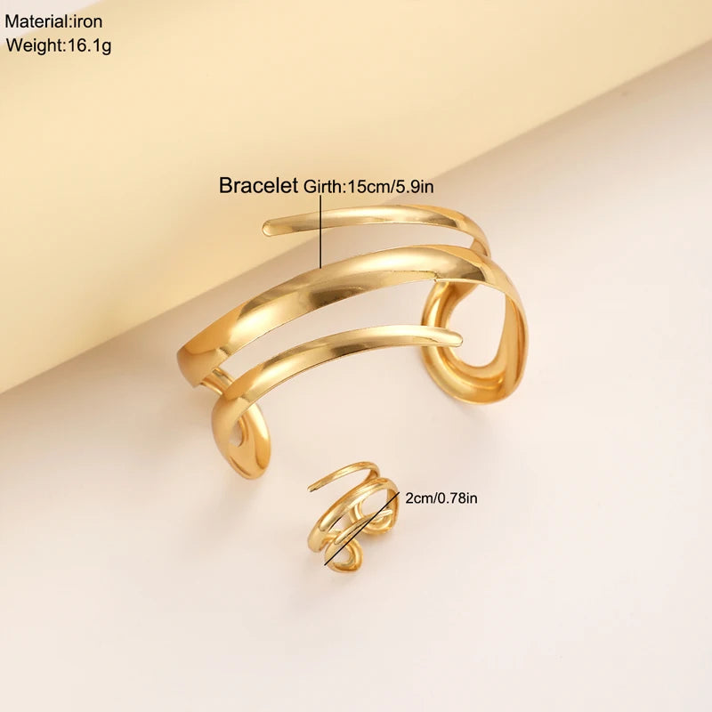 Gold Geometric Bracelet & Ring Set – Elegant Men's Accessory | Accessorio Uomo Elegante